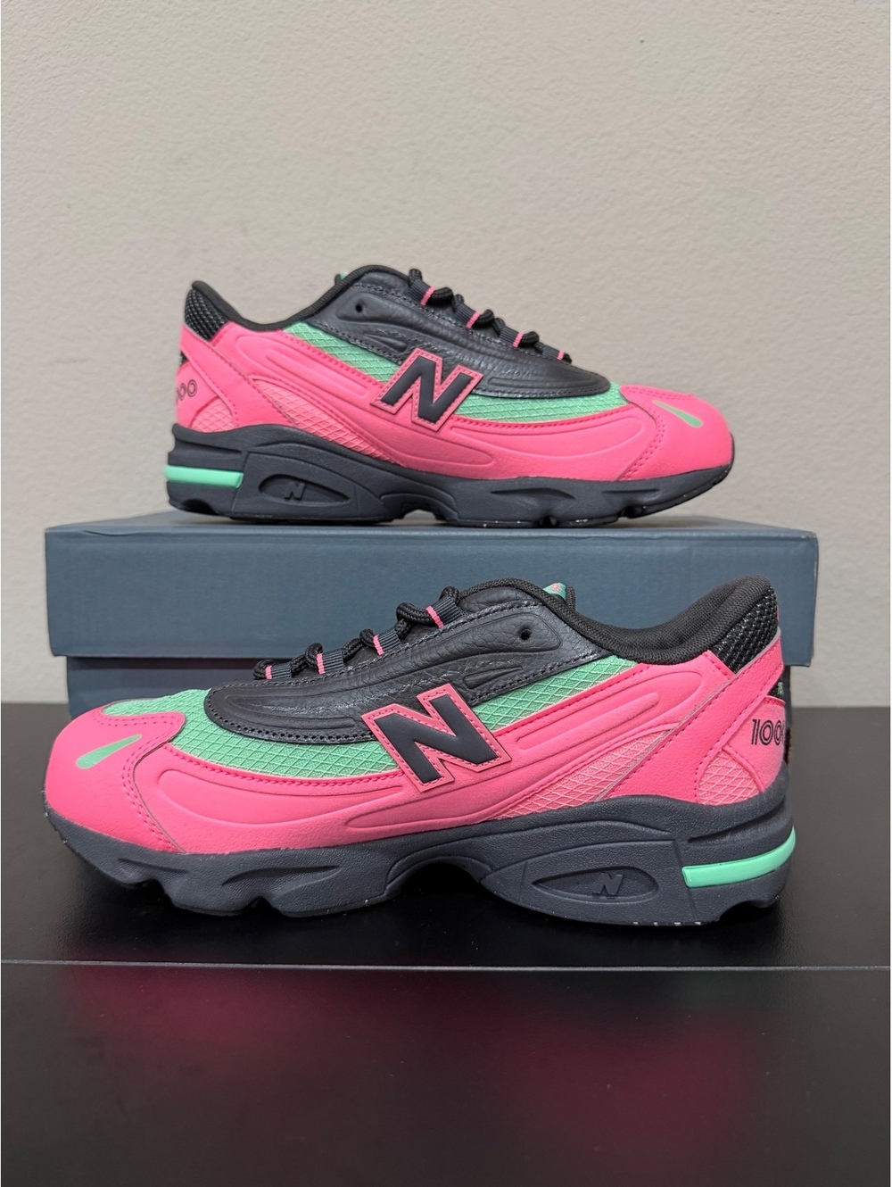 Size 7Y/8.5 Women - New Balance 1000 GS “Black Pink” - Picture 2 of 6